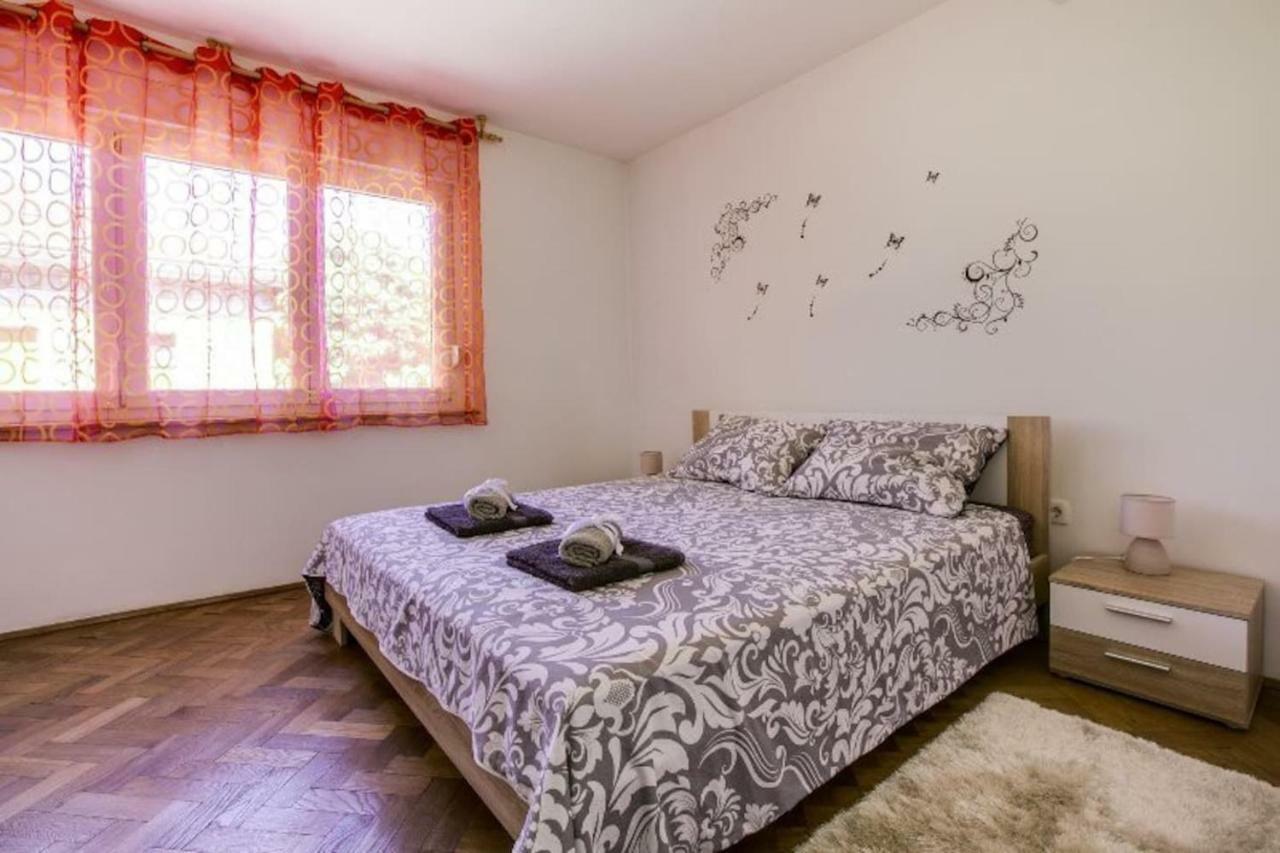 Appartamento A Pula Vicino Al Mare Εξωτερικό φωτογραφία